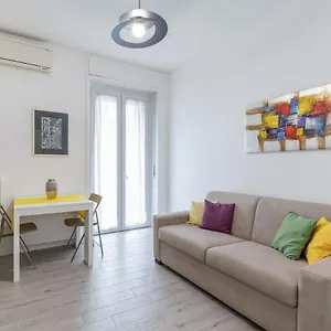 piazza-de-angeli-m1-comfortable-flat-with-balcony.it-lombardy.com/