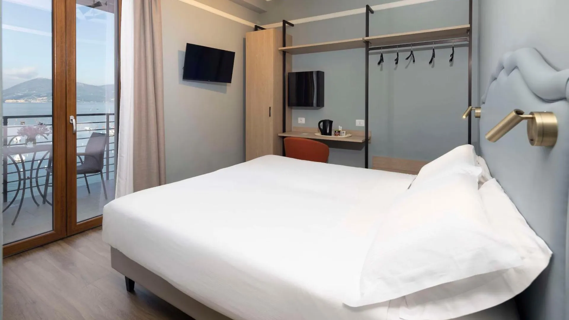 Hotel Shelley e delle Palme Lerici 3*,  Italia